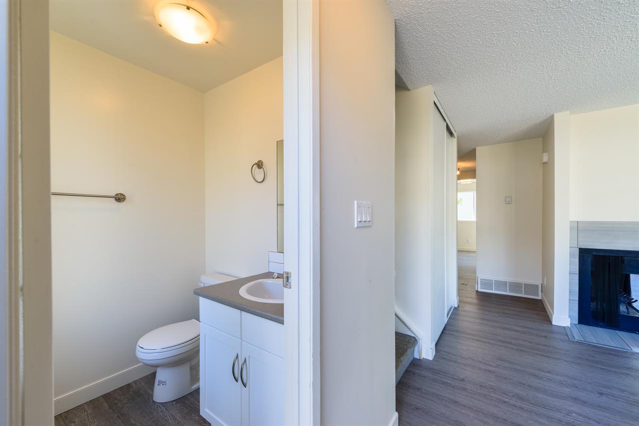 Granville Square | 2903407