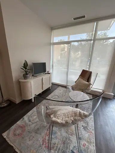 Bright furnished 1brm condo in Hillhurst/Sunnyside with large private patio | 1107 Gladstone Road Northwest, Calgary | 2903459