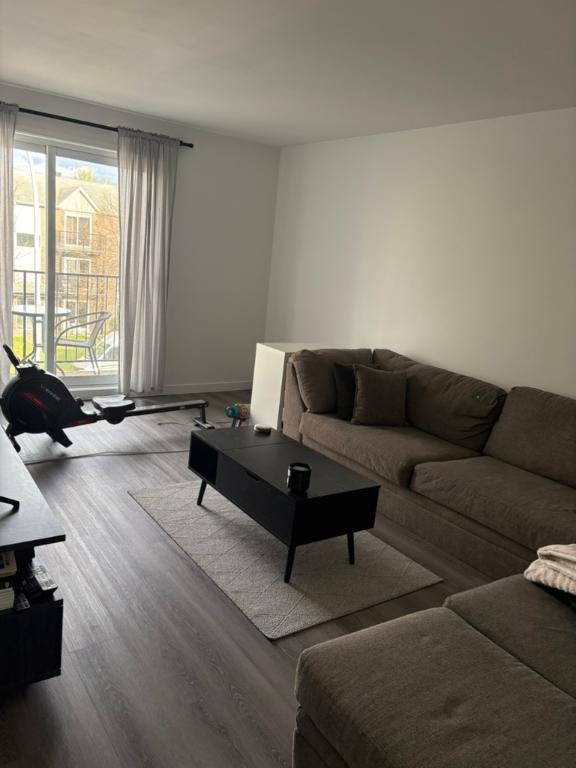 Grand logement 5 1/2 à louer, Chambly | 2903557
