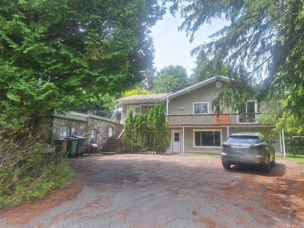 Appartement à louer très grand 5½ - Saint-Sauveur | 2903559