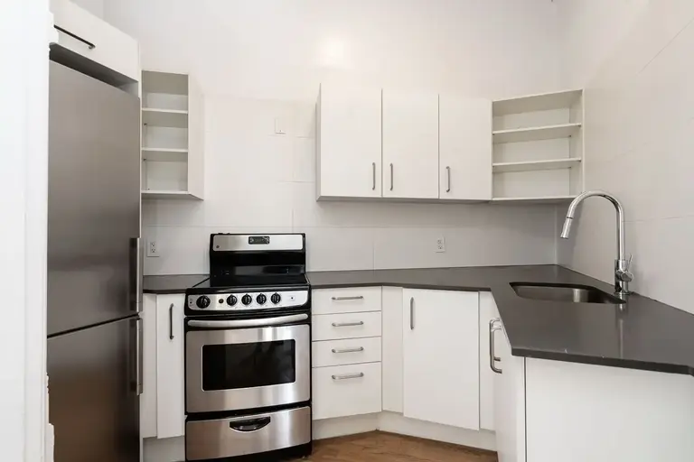 160 Huron Street | 160 Huron Street, Toronto | 2903827
