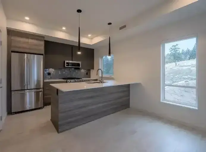Summit Pointe Stunning Apartment! | 1405 Springhill Drive, Kamloops | 2903926