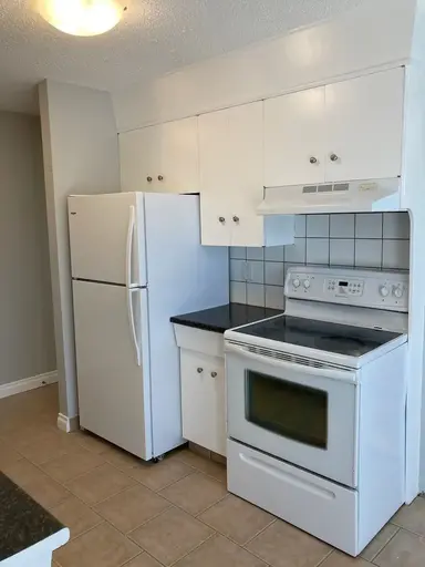 Newly Renovated, Clean Big Bright 3 bedroom Apartment | 11810 48 Street Northwest, Edmonton | 2903970