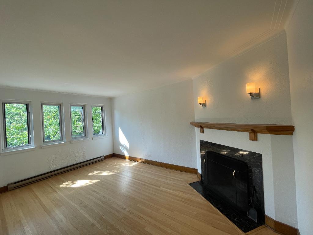 Appartement rénové haut de gamme à Ville Mont-Royal | 2903981