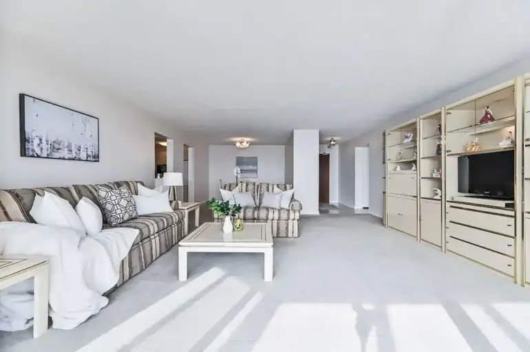 'Royal Vista' Desirable Lakefront! | 5280 Lakeshore Road, Burlington | 2904106