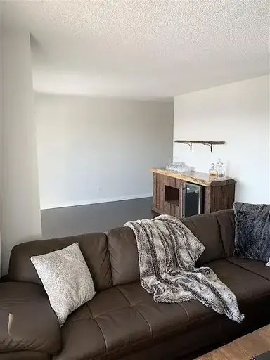 Clean / Bright Downtown Condo w/ a view | 903 - 9725 106 Street, Edmonton | 2908070