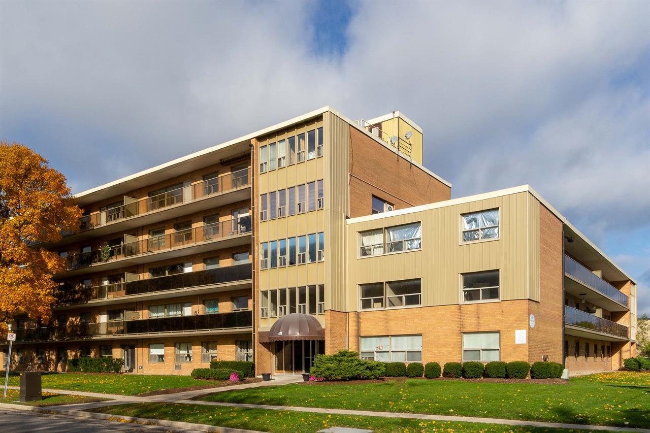 Bryn Mawr Apartments | 2906171
