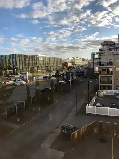 1st month half price !! Unique 2 level, 2 bdrm corner unit overlooking downtown. | 11219 103A Avenue Northwest, Edmonton | 2906346