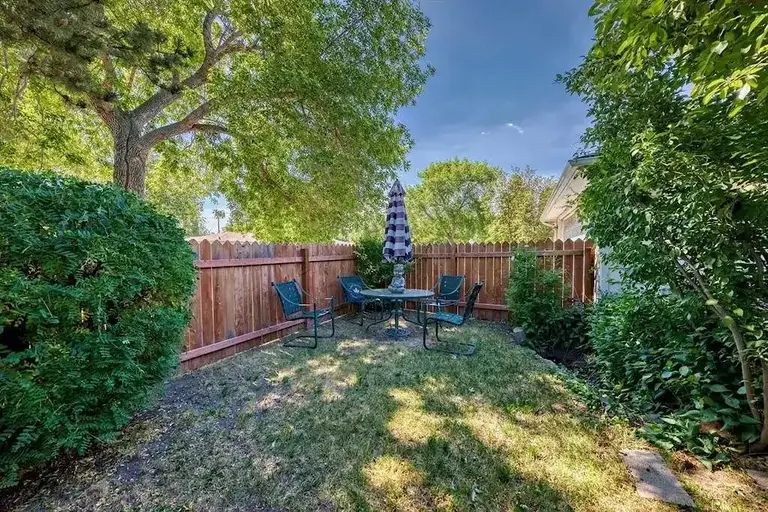 Great location in Highwood | 381 Hendon Drive Northwest, Calgary | 2906355