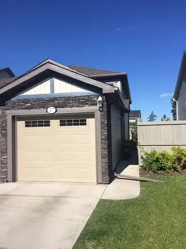Bright Bungalow-style 1/2 Duplex | Attached Garage | 27 - 6520 2 Ave SW, Edmonton | 2906360