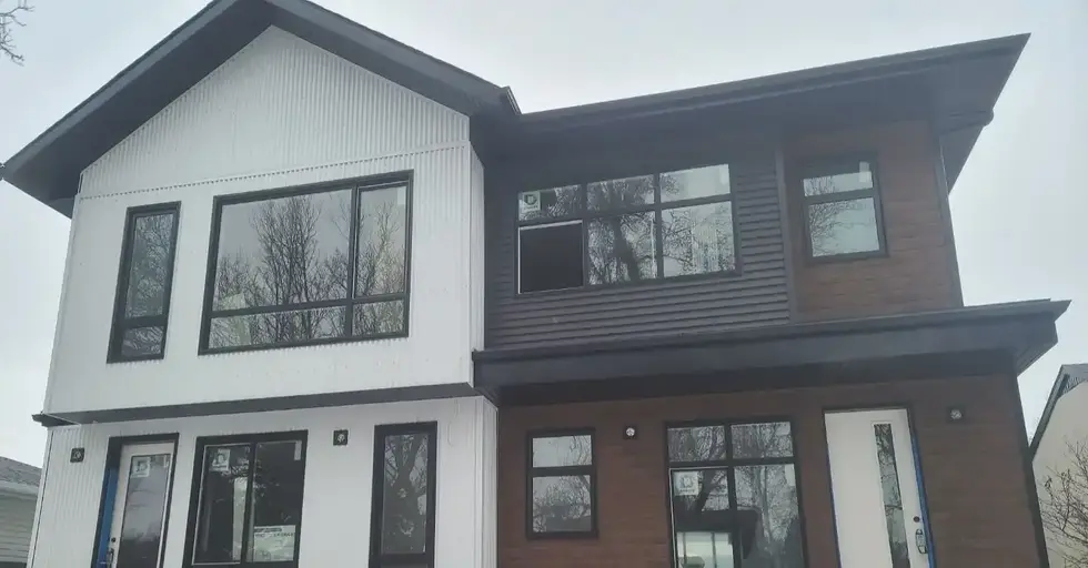 MODERN BEAUTIFUL DUPLEX PET FRIENDLY IN TOP RATED NORTH GLENORA. Avail April 1 | 13907 107A Avenue Northwest, Edmonton | 2906363