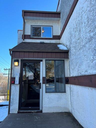 Studio unit in Westpark for rent (walking distance to College) | 3815 54 Avenue, Red Deer | 2908351
