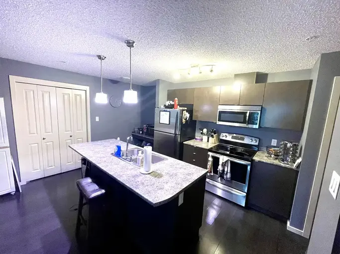 Modern 2 bedroom 2 bath condo in prestigious Windermere | 316 - 340 Windermere Rd NW, Edmonton | 2908360