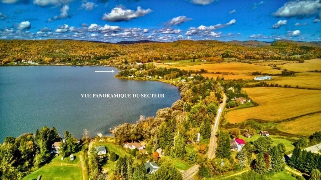 TERRAIN À VENDRE AU BORD DE L'EAU | LAC MANDEVILLE. | 2923329