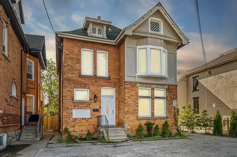 51 Wentworth St South Unit 3 | 51 Wentworth Street South, Hamilton | 2912040
