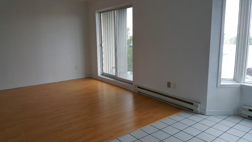 Grand 4 1/2 pour novembre | 3055693