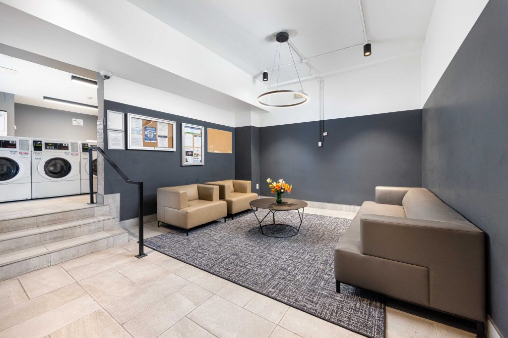 Maeford Court Apartments | 2912504