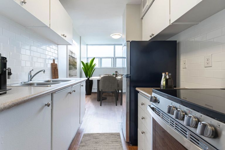 Main Place | 2000 Main Street West, Hamilton | 2912610