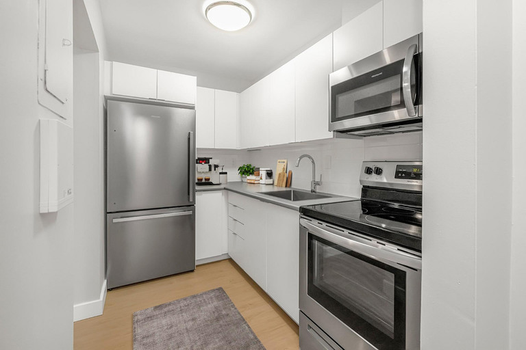 Riverside Tower | 8717 Riverside Drive East, Windsor | 2912611