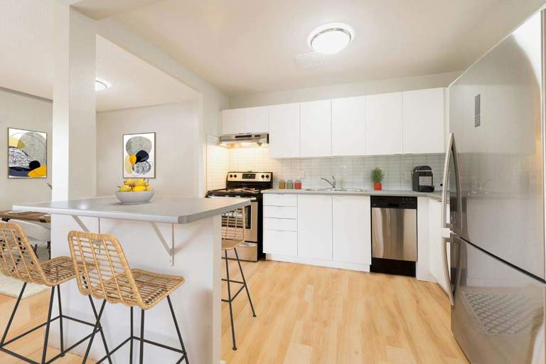 Anchorage Apartments | 435 Kerr Street, Oakville | 2912616