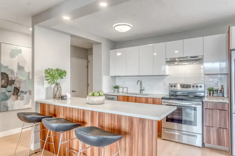 Centennial House | 930 15th Ave SW, Calgary | 2934017