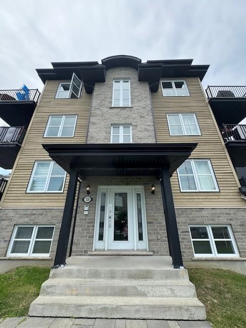 CONDO 4 ½ À LOUER – ANGE GARDIEN $1 400 / MOIS | 2912862