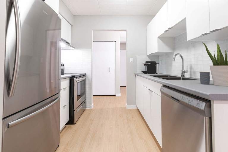 Alexander Park | 3445 Riverside Drive East, Windsor | 2912972