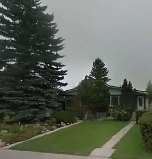 MAIN FLOOR DUPLEX HOUSE CLOSE TO WEM | 8725 152 St NW, Edmonton | 2913209