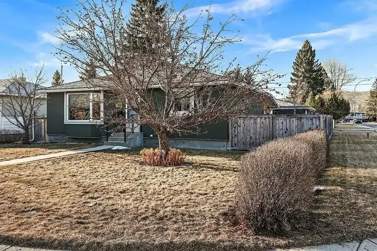 Exceptionally well kept 4 bedrooms, 2 full bathrooms, 946 square feet bungalow i | Calgary | 2913213