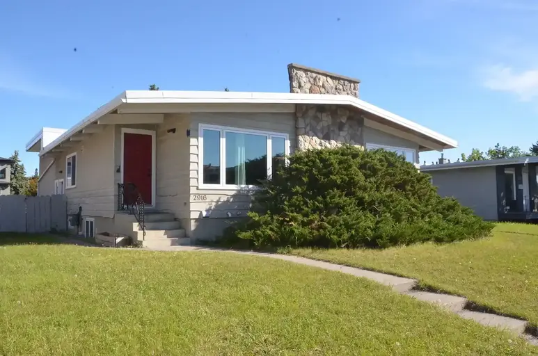 Student rental, 5 min away from the University of Calgary | 2916 Unwin Road Northwest, Calgary | 2913214