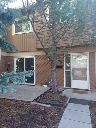A beautiful 2 bed townhouse, close to the mountains + basement is available now | 4940 39 Avenue Southwest, Calgary | 2917232