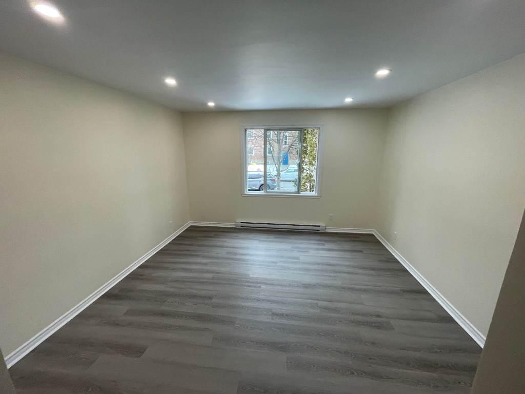 GRAND 5 1/2 RÉNOVE, PRES BORD DE L'EAU, JARDIN, SOUS-SOL ET 1 PARKING INCLUS | 2913251