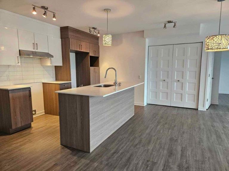 2 CH - 1 SDB - Laval - $2,100 /mo | 2913268