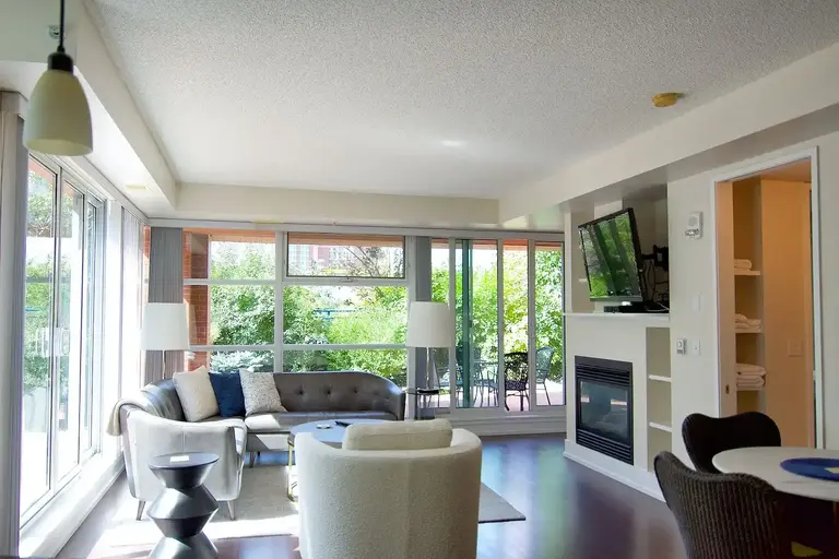 Sunny West facing condo i Eau Claire | 205 Riverfront Ave SW, Calgary | 2913509