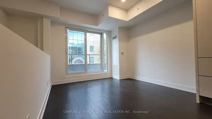 Annex Luxury! 2-Bed Townhome + Condo Perks, Steps to UofT & TTC! | 175 Pears Avenue, Toronto | 2913941