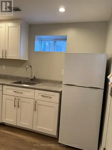 LOWER - 450 LEVANNA LANE | LOWER - 450 LEVANNA LANE, Oakville | 2914086