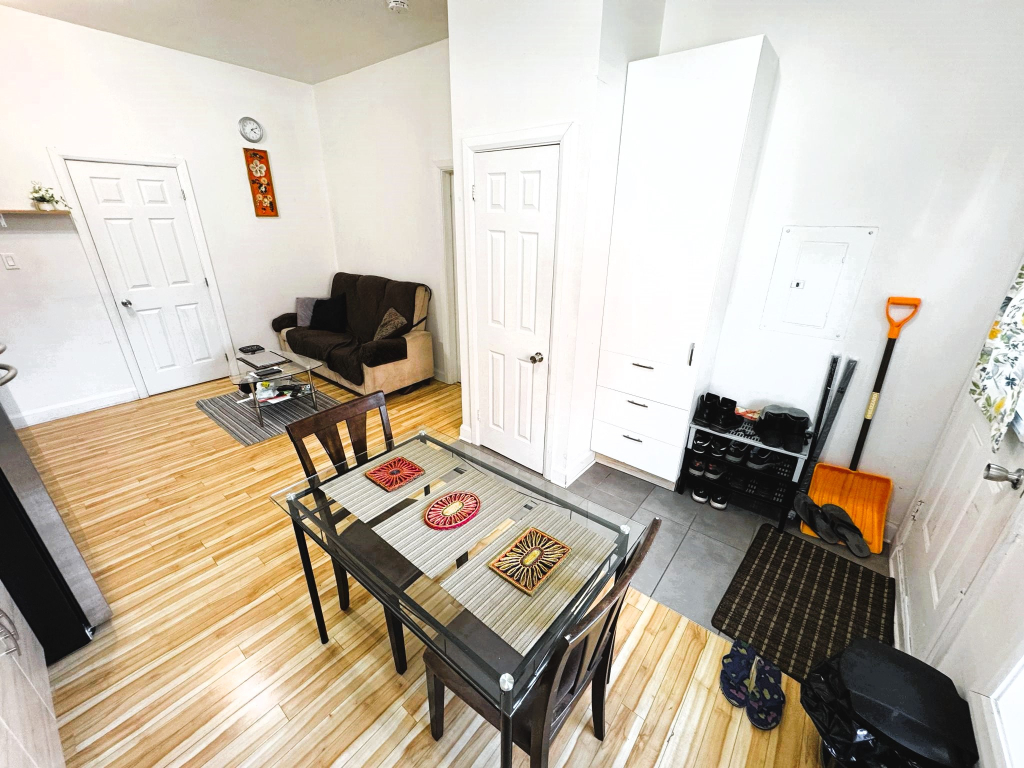 DISPONIBLE LE 1ER AOUT | 2916819