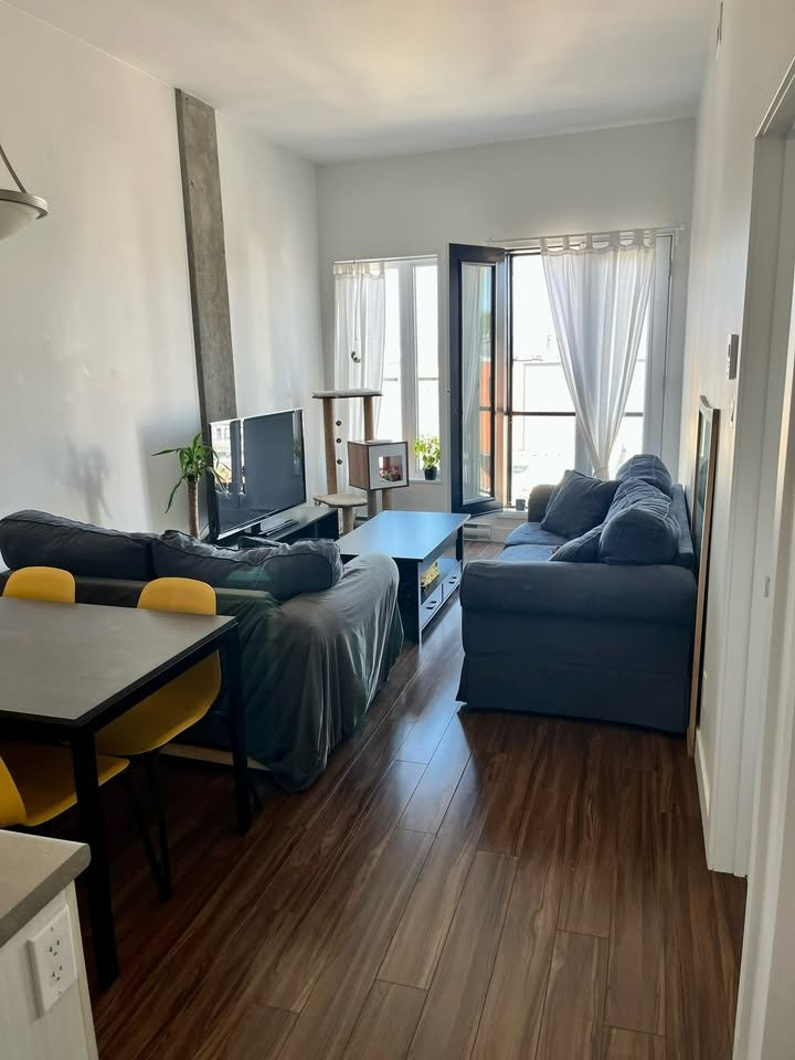 DISPONIBLE LE 1ER AOUT | 2916846