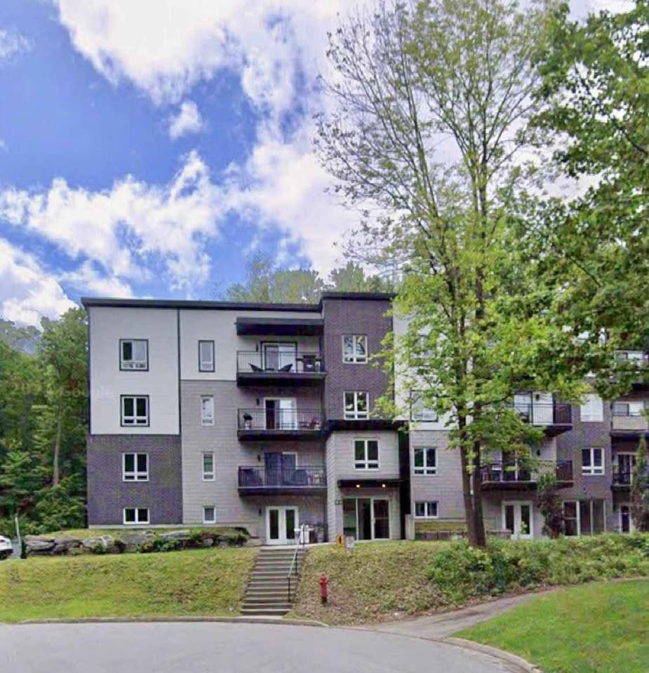 Grand 3 1/2 Disponible Maintenant | 2916852