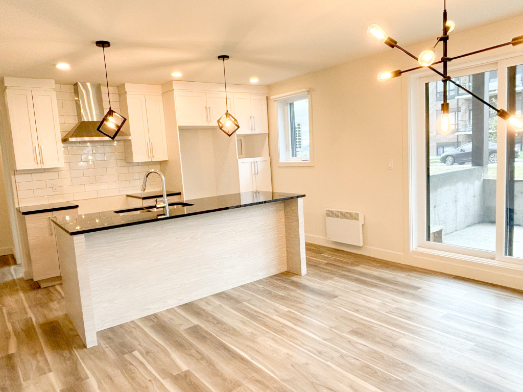 BEAU 4 ½ – CARRÉ BELVÉDÈRE- ASCENSEUR | 2916860