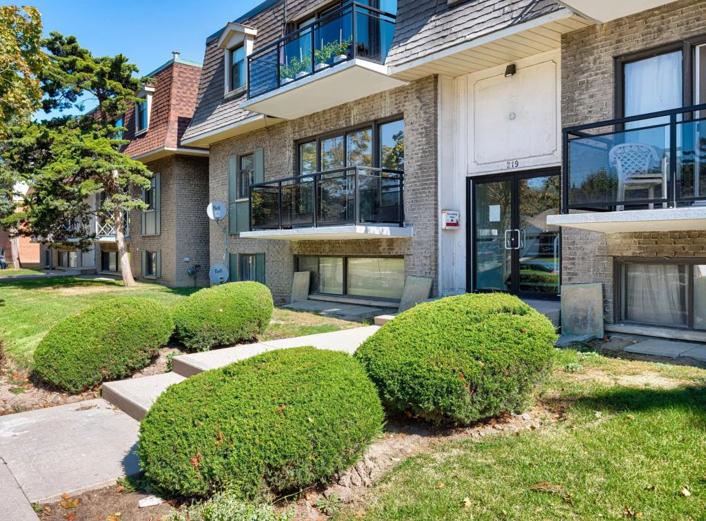Whitehall Apartments | 2916958