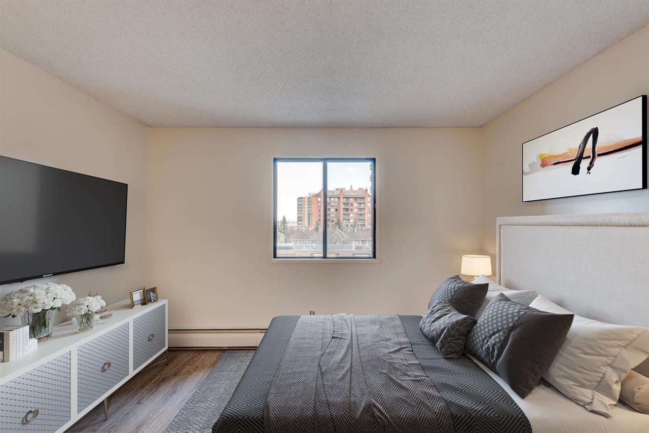 Dorsett Square | 2920011