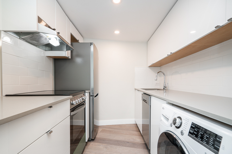 1 Bedroom renovated with a stunning city and mountain view | 1011 Beach Avenue, Vancouver | 2917168