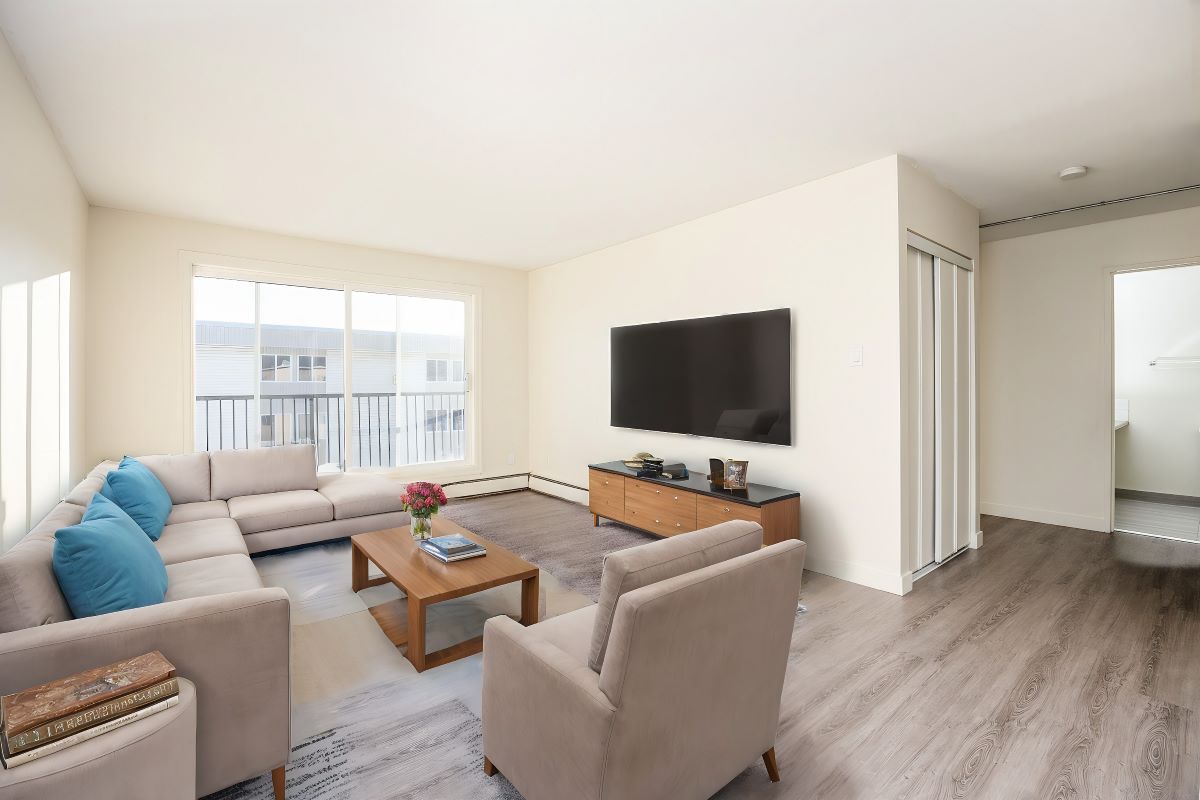 McMurray Manor | 2917174