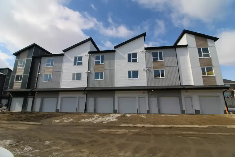 449 301 Redstone blvd NE | 301 Redstone Boulevard, Calgary | 2917239