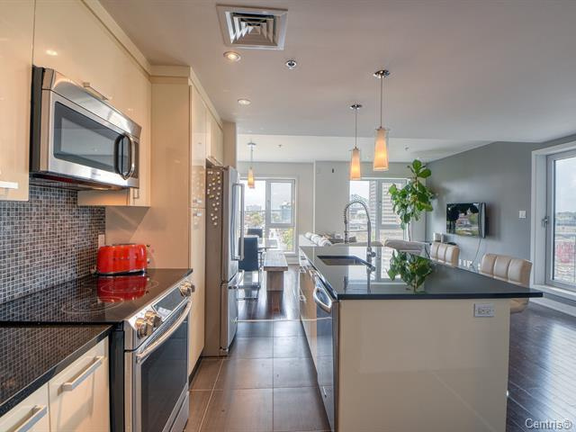 Superbe Condo Meublé Vue Sur Vieux-port | 2917410