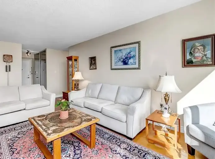 Woodlawn Towers Two Great Apartment! | 19 Woodlawn Road East, Guelph | 2917539