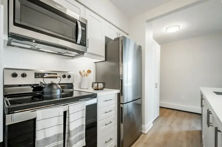 100 Forest Avenue | 100 Forest Avenue, Hamilton | 2920455
