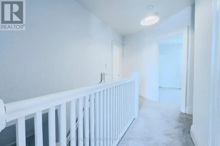 UPPER LEVEL - 75 TORONTO STREET | UPPER LEVEL - 75 TORONTO STREET, Barrie | 2917640