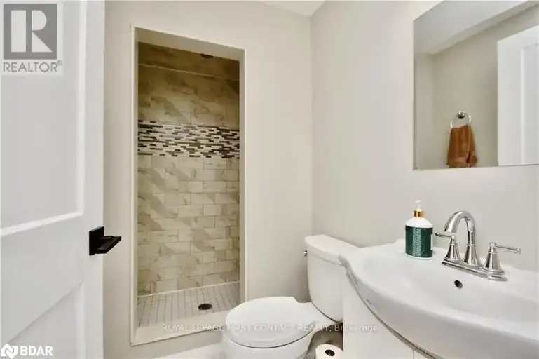 BASEMENT - 193 HANMER STREET E | BASEMENT - 193 HANMER STREET E, Barrie | 2917643